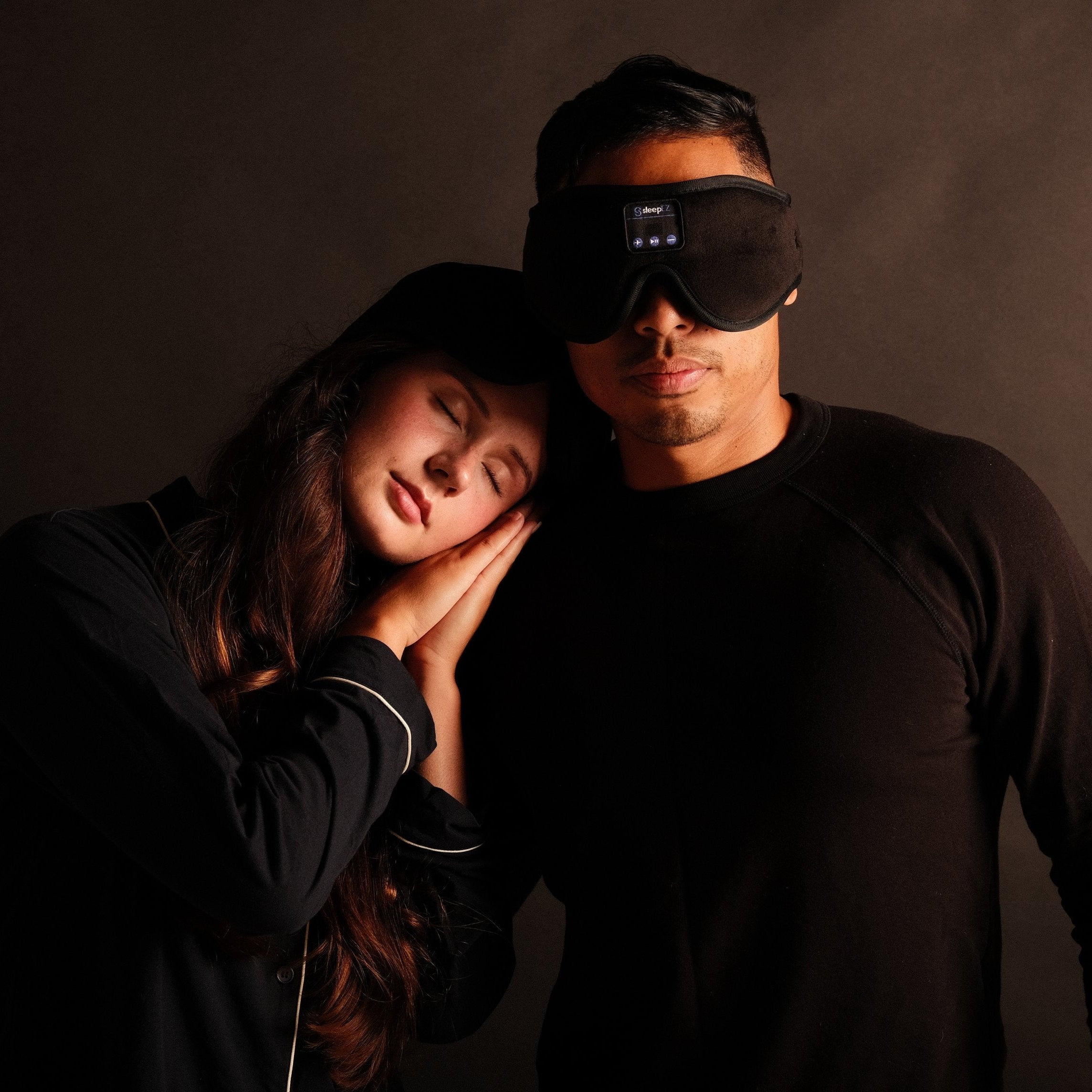 Noise cancelling sleep mask